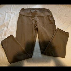 LULULEMON WUNDER UNDER OLIVE CROP LEGGINGS